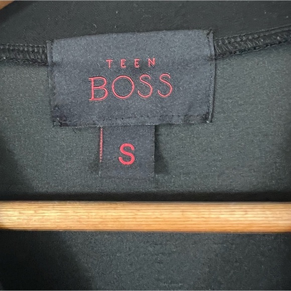 Teen Boss Sweatshirt Heart Applique Size Small Black Long Sleeve Crew - Picture 4 of 6